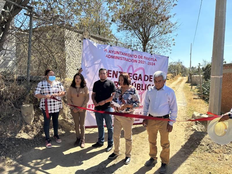 Alcaldesa de Panotla inaugura ampliación de red eléctrica en Temetzontla