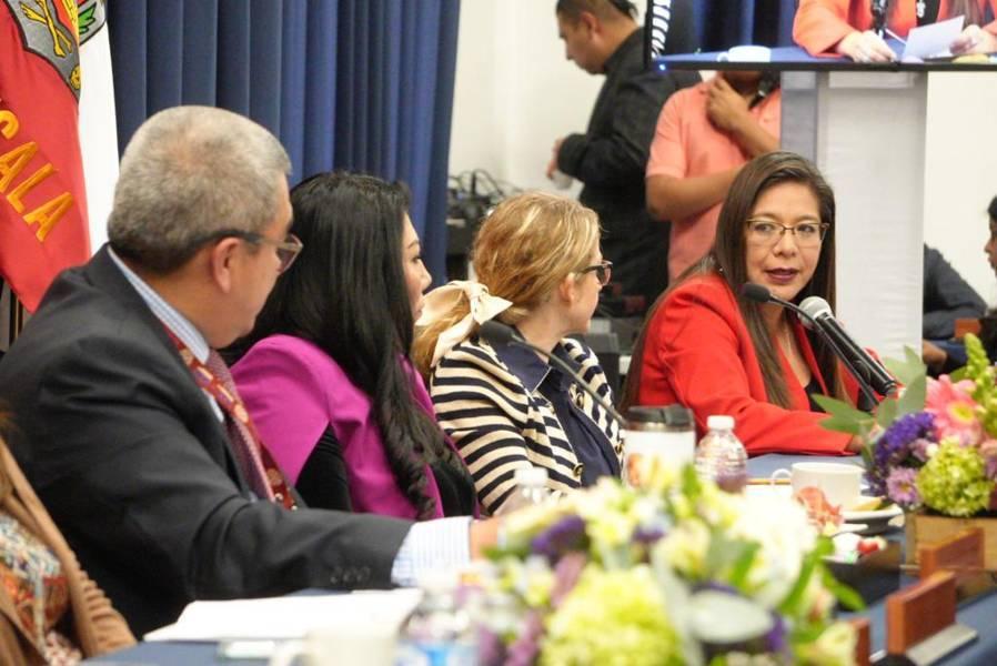 Necesario esclarecer la situación de las cuotas escolares: Leticia Martínez Cerón