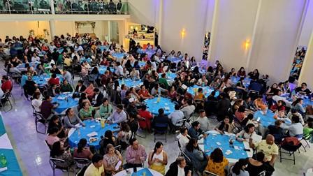 Alcalde Raúl Juárez celebra el Día del Maestro en San Pablo del Monte