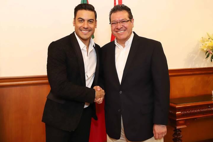 Carlos Rivera filma en Tlaxcala y se reúne con Marco Mena