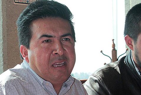Se quejan vecinos de la impuntualidad del alcalde