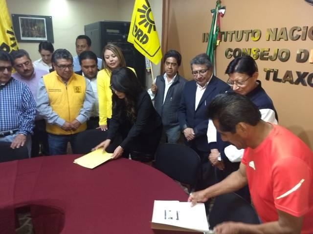 Protocoliza Alejandra Ramírez Ortiz candidatura ante junta Distrial 02 del INE