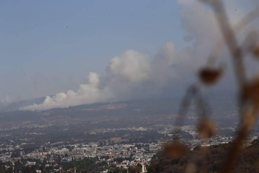 Se registra un gran incendio en las faldas de La Malinche 