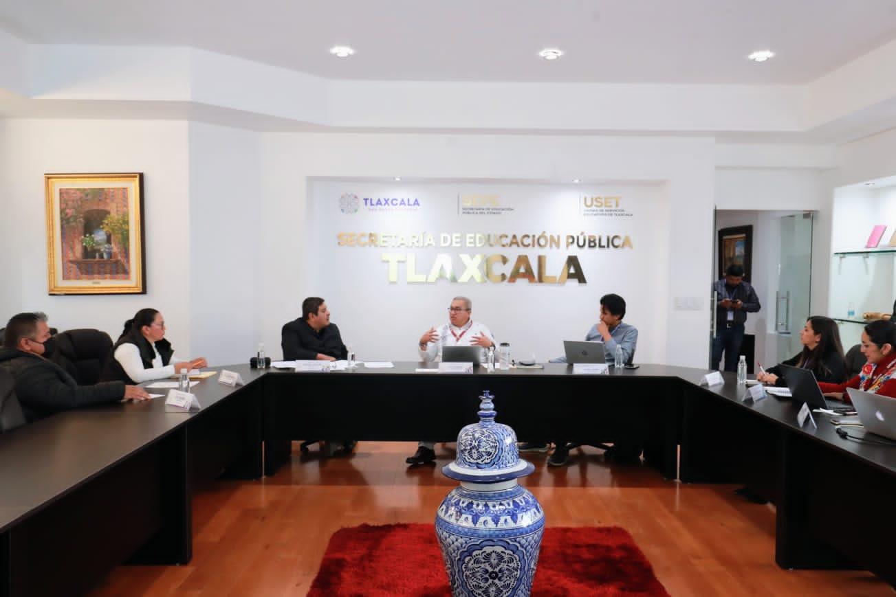 Se reúne titular de la SEPE-USET con rector de la UPTREP