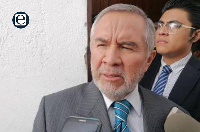 Sergio González como el tío Lolo ante la interrogante de los utilitarios de Morena  