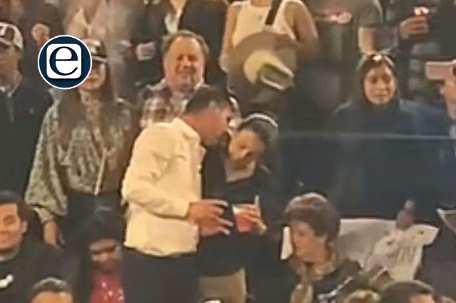 Viral, Tlaxcala Si Existe, Josefina Rodríguez tambaleando y echando trago  