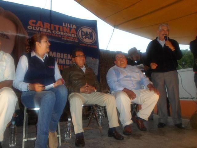 No nos limiten queremos votar por la maestra Caritina: Maestros