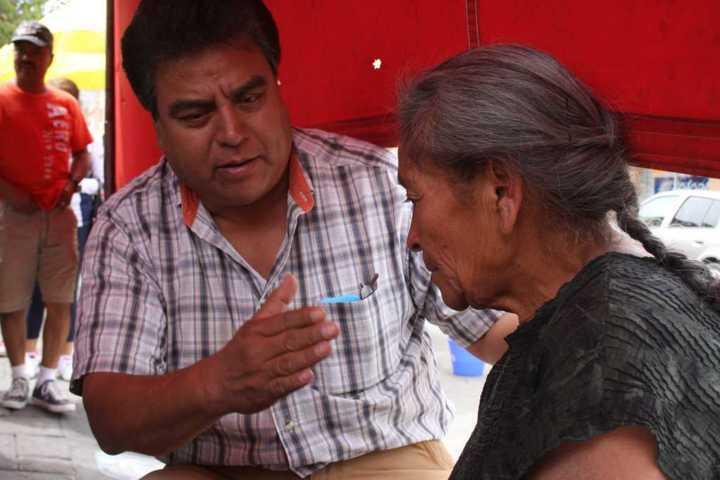Visita alcalde y presidenta del SMDIF a liberados, ofrece continuidad en apoyo
