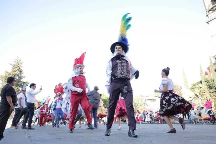 Triunfa el Carnaval de Chiautempan en su gira por Puebla