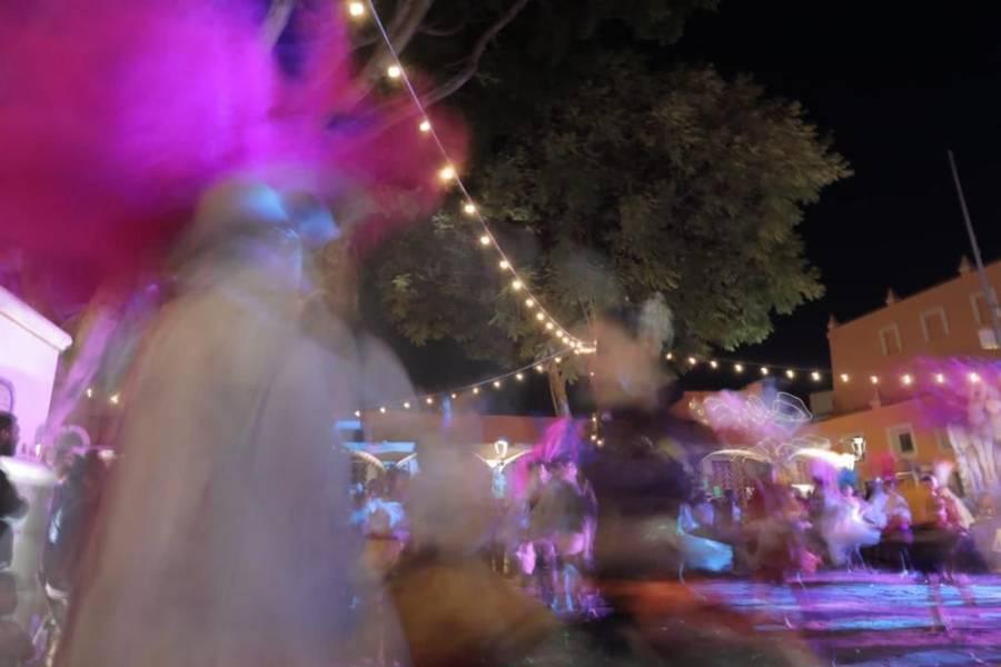 Triunfa el Carnaval de Chiautempan en su gira por Puebla