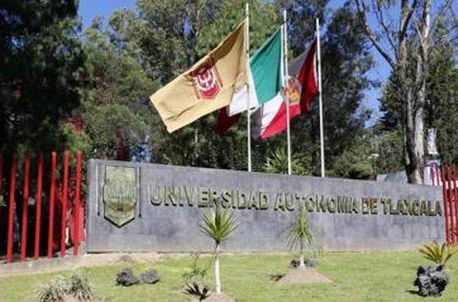 Egresados de la UATx sin validez oficial