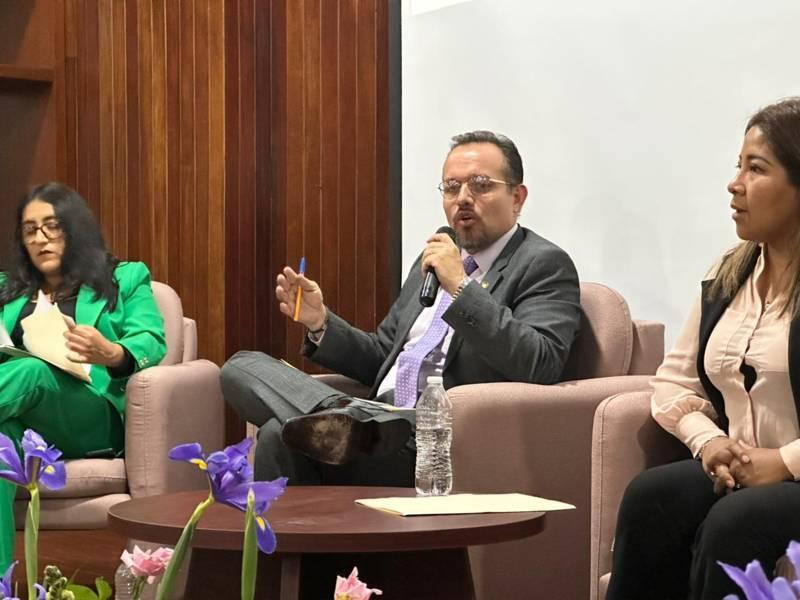 Ofrece Manuel Cambrón ponencia durante el quinto Taller Nacional de Participación Ciudadana