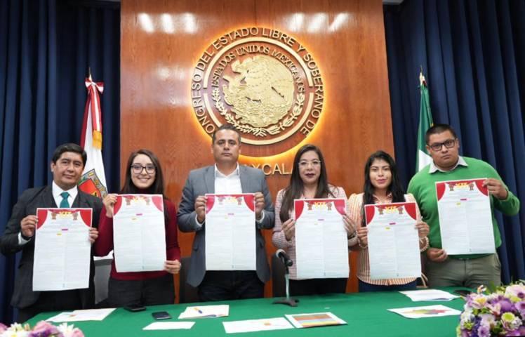 Presenta Comisión de Juventud y Deporte Convocatoria para el XII Parlamento Juvenil