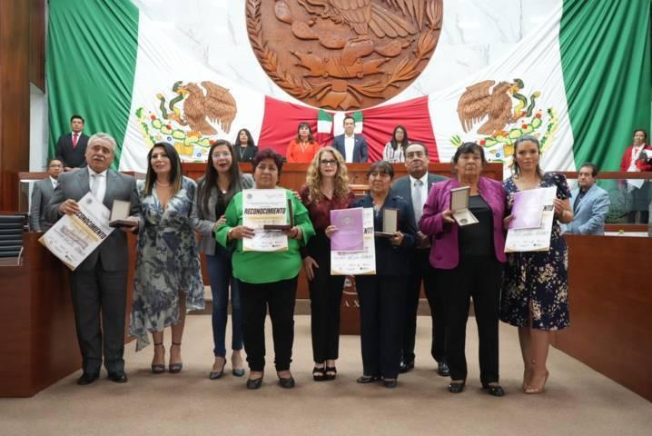 Entrega LXIV Legislatura presea “50 años por la educación al servicio del pueblo” 2023