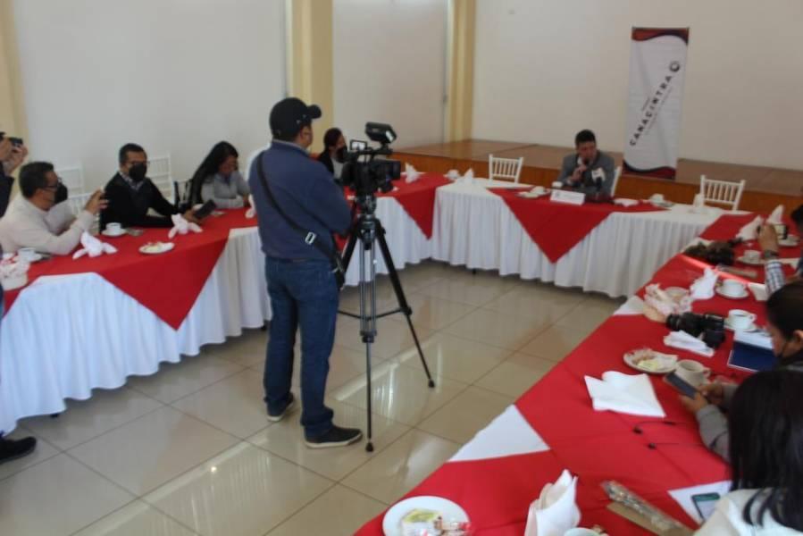 Se une Canacintra a gobierno estatal en la entrega de chips