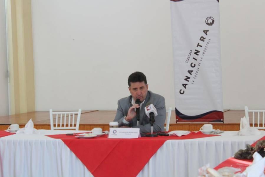 Se une Canacintra a gobierno estatal en la entrega de chips