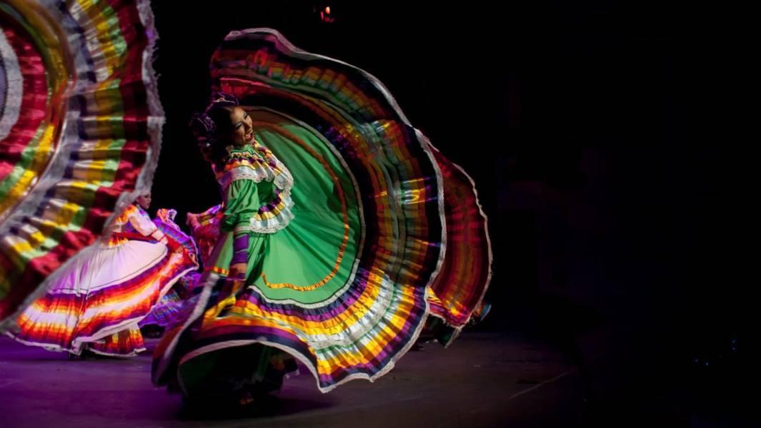 Se consolida Contla como anfitrión cultural; con la participación del Grupo Folclórico ¨Vallarta Azteca¨