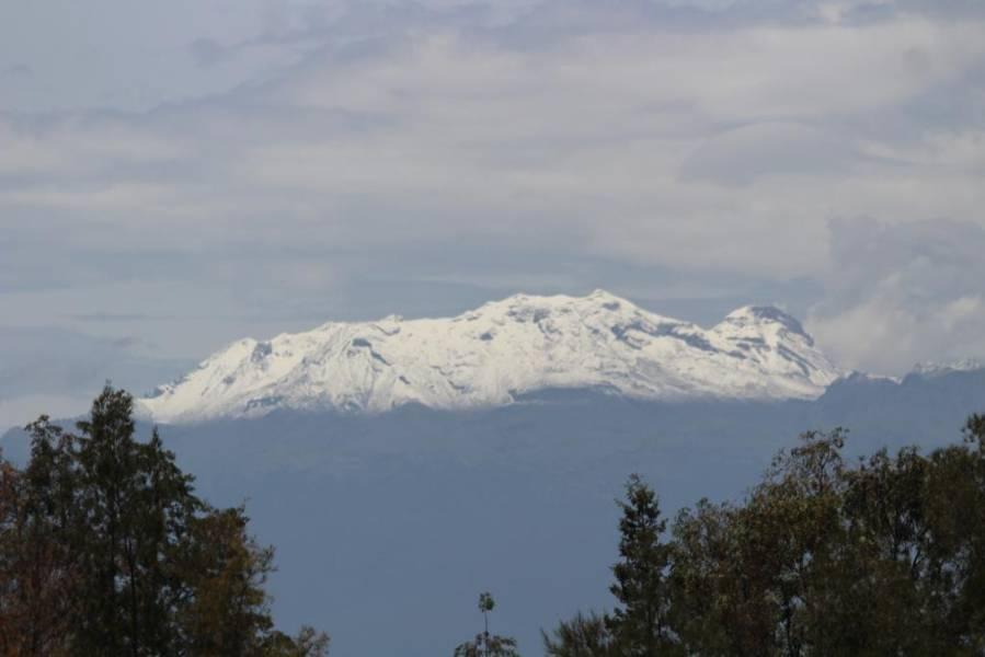 Iztaccíhuatl cubierto de nieve 