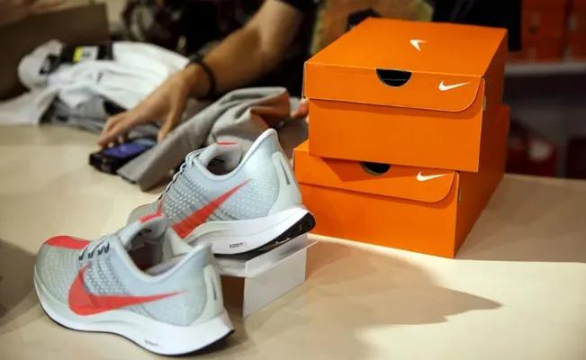 Mujer vende a su hija a un pedófilo a cambio de unos tenis Nike