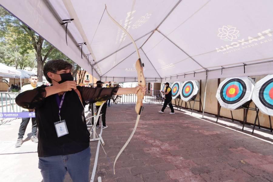 Medios de comunicación inauguraron la " Fan Fest de Tiro con Arco” en la plaza Xicoténcatl 