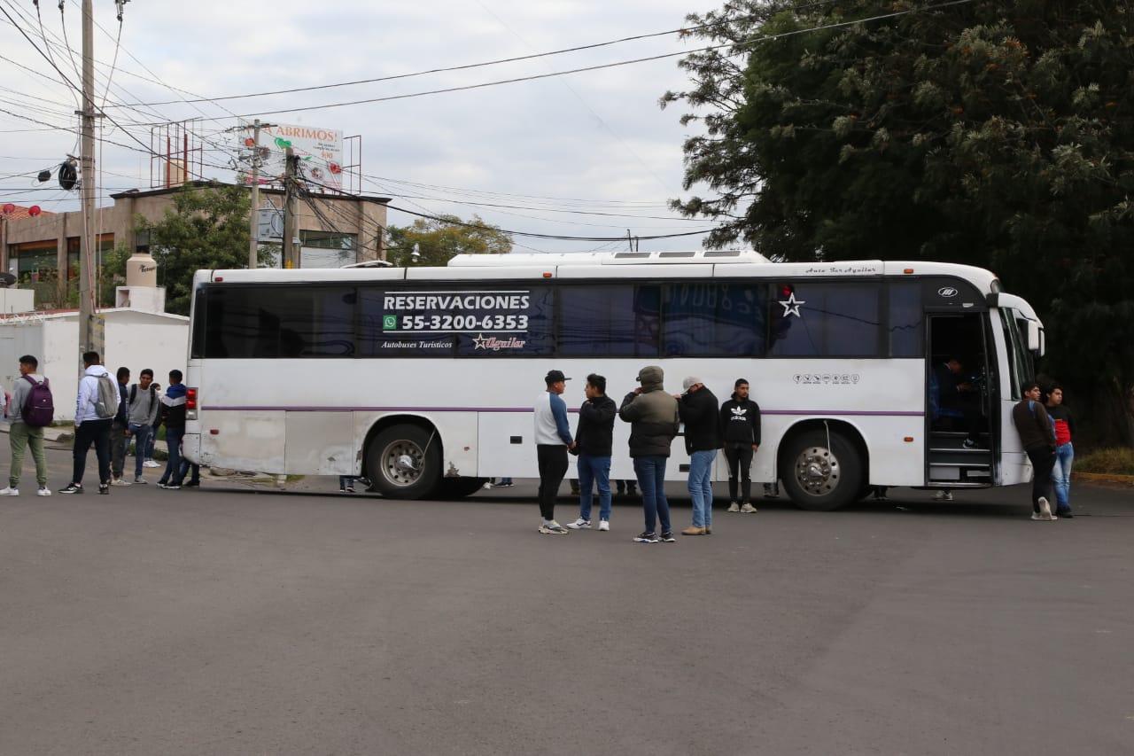 Bloquean normalistas la carretera federal Puebla-Tlaxcala