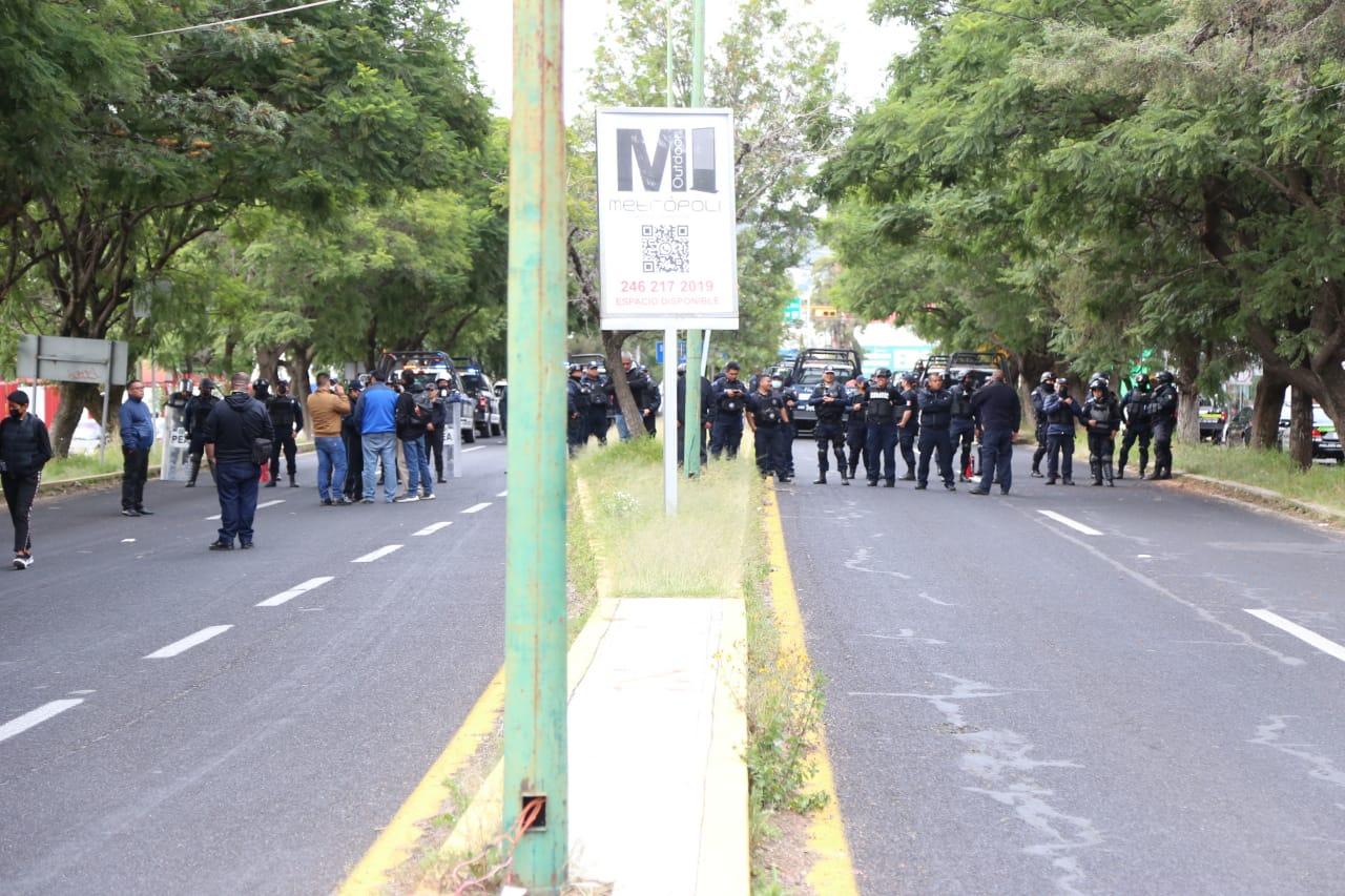 Bloquean normalistas la carretera federal Puebla-Tlaxcala