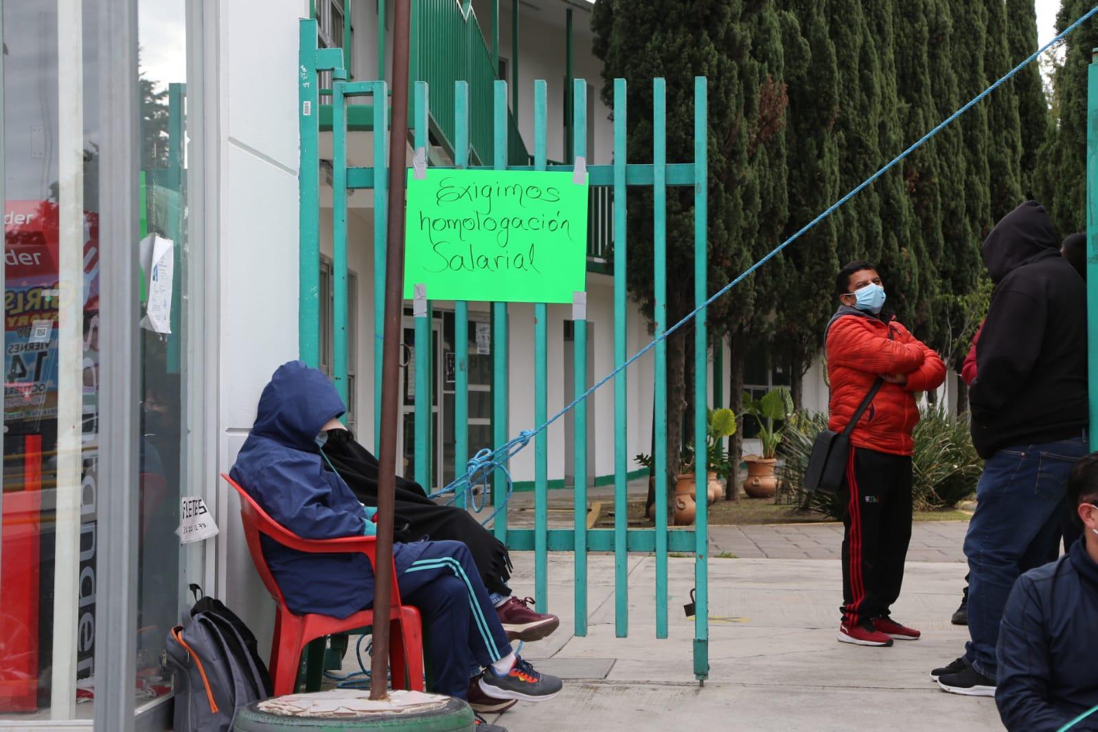 Paran labores trabajadores de CECyTE-Emsad 