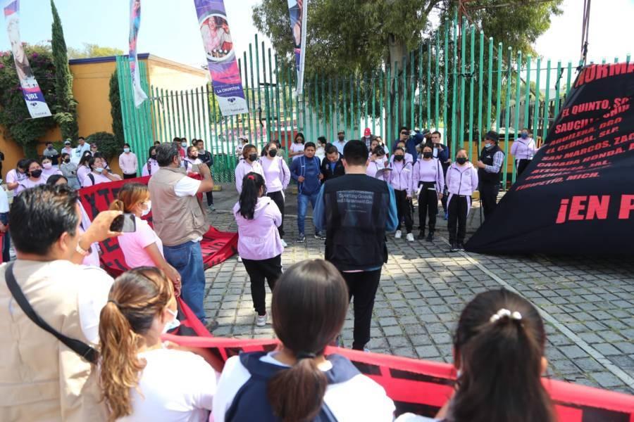 Marchan normalistas en la capital 