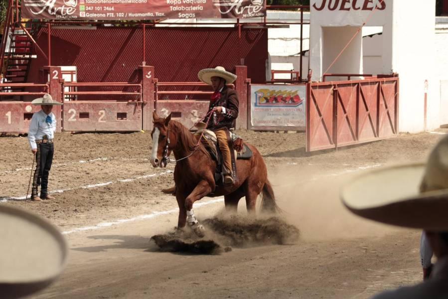 Charreada por el 59 aniversario del lienzo charro “Adolfo López Mateos” 