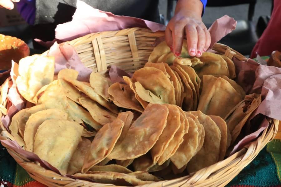 Obsequian 30 mil tacos de canasta y 7 mil molotes en la Feria Tlaxcala 2022