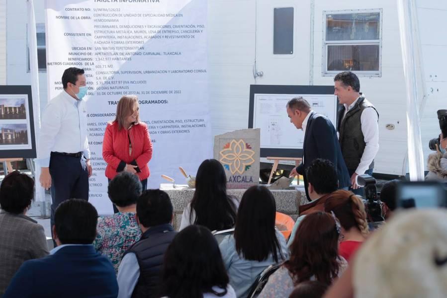 Colocación de la primera piedra de la Unidad de Especialidad Médica en Hemodinamia 