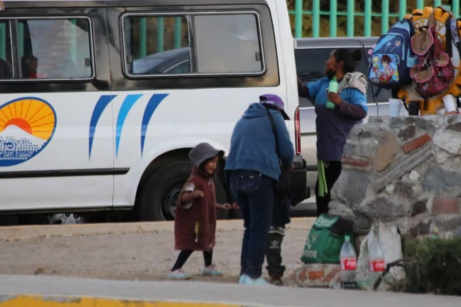 Aumenta el número de menores de edad que se dedican a limpiar parabrisas en Tlaxcala
