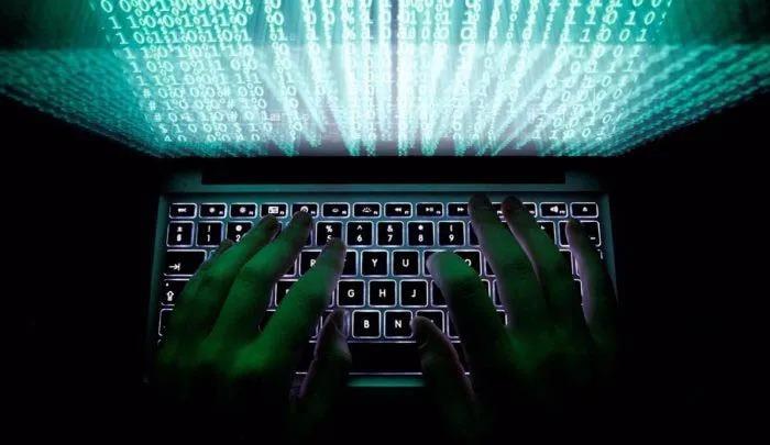 Hacker entra a conferencia de Zoom para amenazar a estudiantes de secundaria