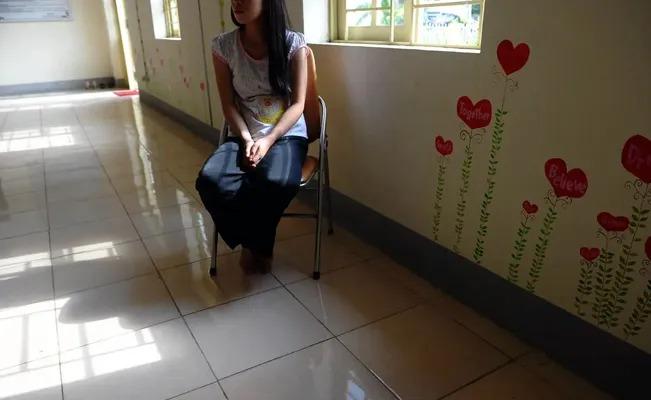 Esclavizan por 14 años en un sótano a una niña por sus padres adoptivos