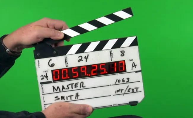 Casi muere una actriz p*rno luego de grabar escenas por más de una hora