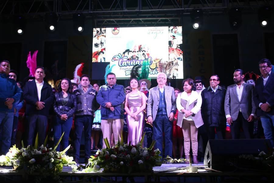 Corona Presidente Municipal a Reina del Carnaval Chiautempan 2023