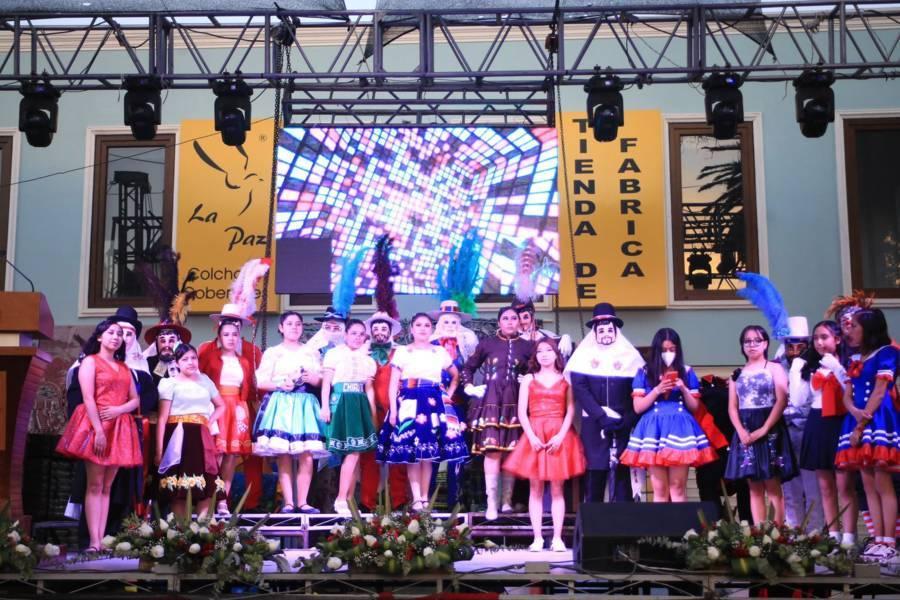 Corona Presidente Municipal a Reina del Carnaval Chiautempan 2023