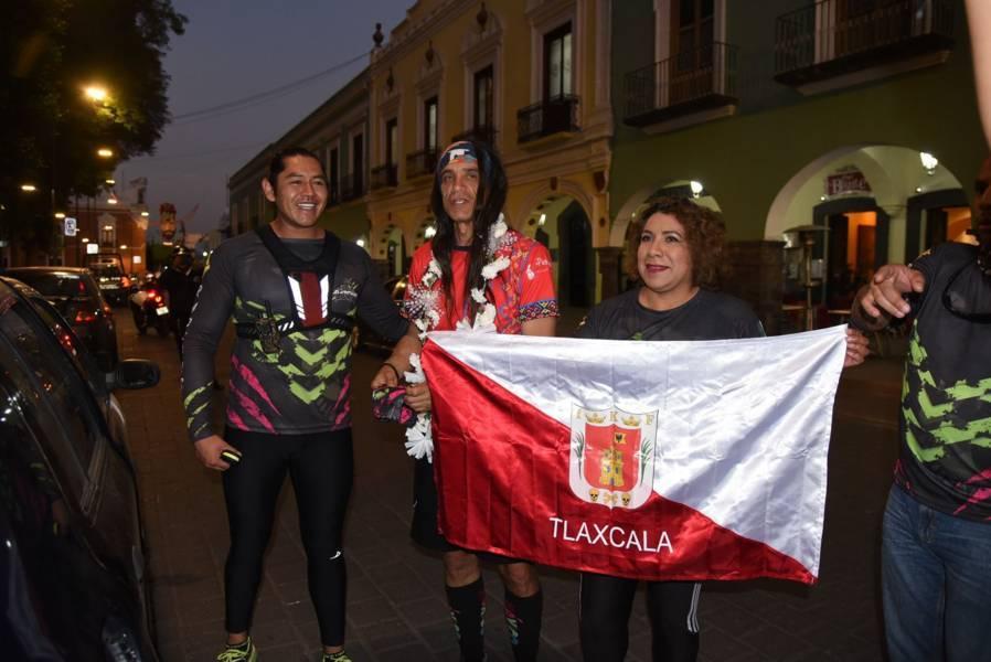 Sorprende a ultramaratonista rarámuri riqueza cultural de Tlaxcala Capital
