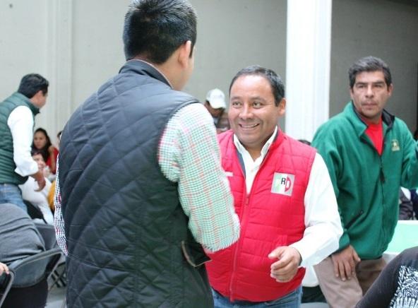 Titular del FOMTLAX ya se siente candidato; Apizaco lo repudia  