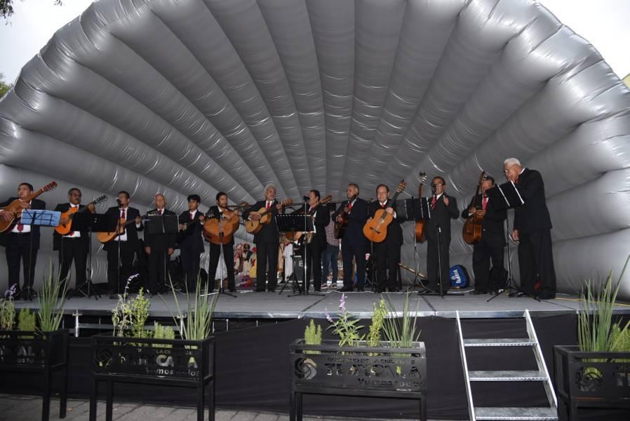 Tlaxcaltecas y visitantes nacionales elogian y respaldan el programa artístico y cultural de fines de semana 