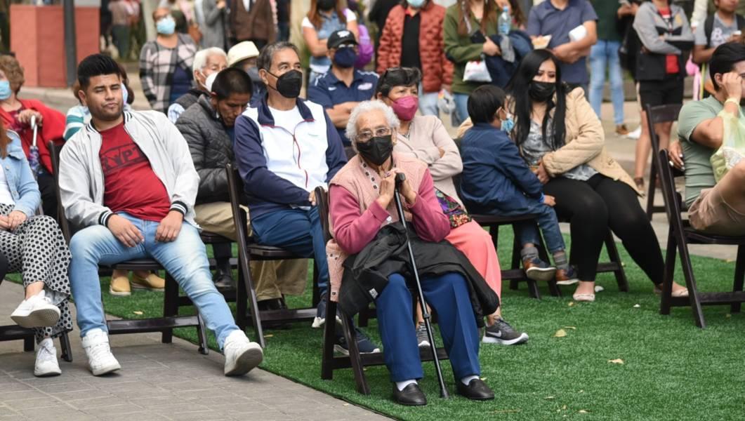 Tlaxcaltecas y visitantes nacionales elogian y respaldan el programa artístico y cultural de fines de semana 