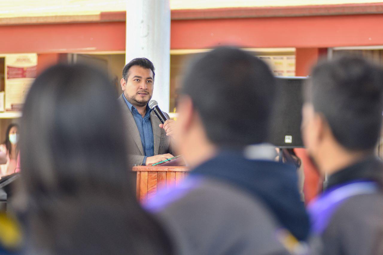 Entrega SMDIF Huamantla lentes gratuitos a estudiantes del Cobat 02