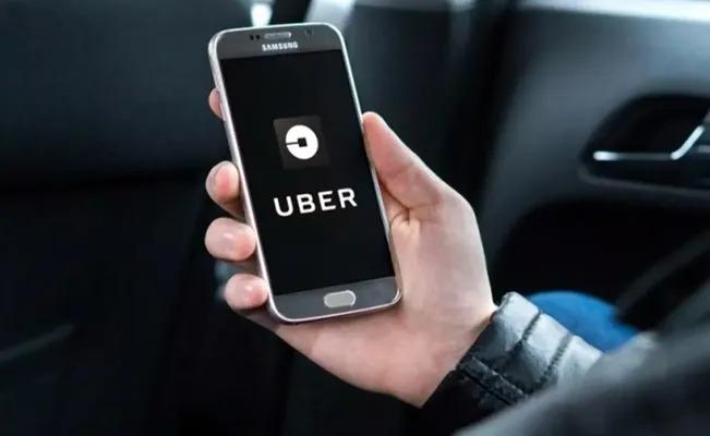 Una mujer que fué drogada por un chofer de Uber se lanza del auto en pleno viaje