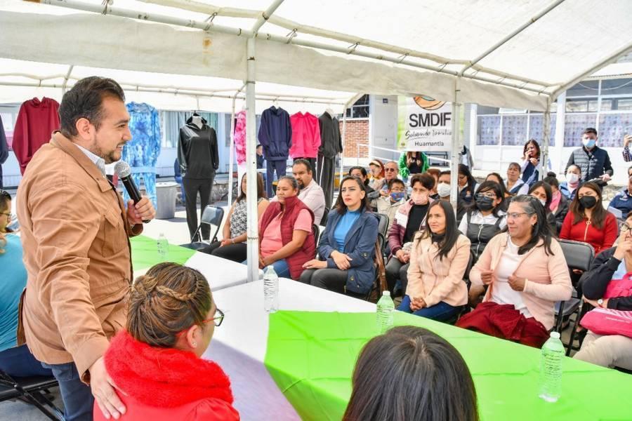Este gobierno brinda mayores herramientas para el desarrollo de las mujeres: Salvador Santos Cedillo