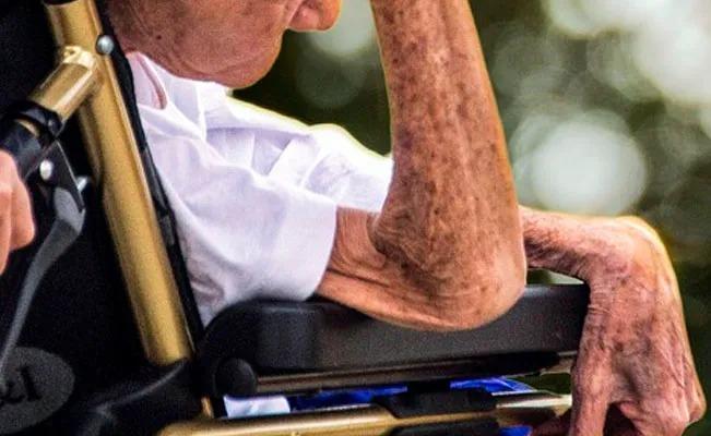 Fallece una abuelita porque sus cuidadores no le dieron de comer en 28 días