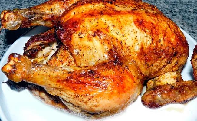 Condenan a una mujer por 14 años de prisión por robar un pollo asado