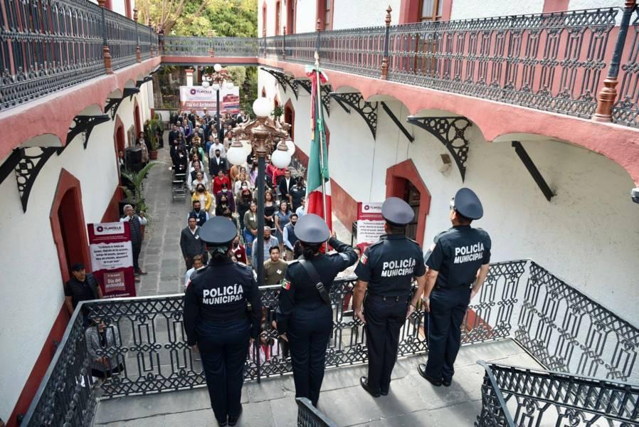 Recibe Ayuntamiento de Tlaxcala facsímil de Actas de Cabildo del periodo 1546 a 1567