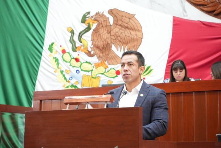 Promueve Bladimir Zainos contratación de adultos mayores en la administración pública municipal
