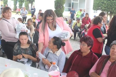Las mamás son el pilar de la sociedad, destacó el alcalde de Xaltocan