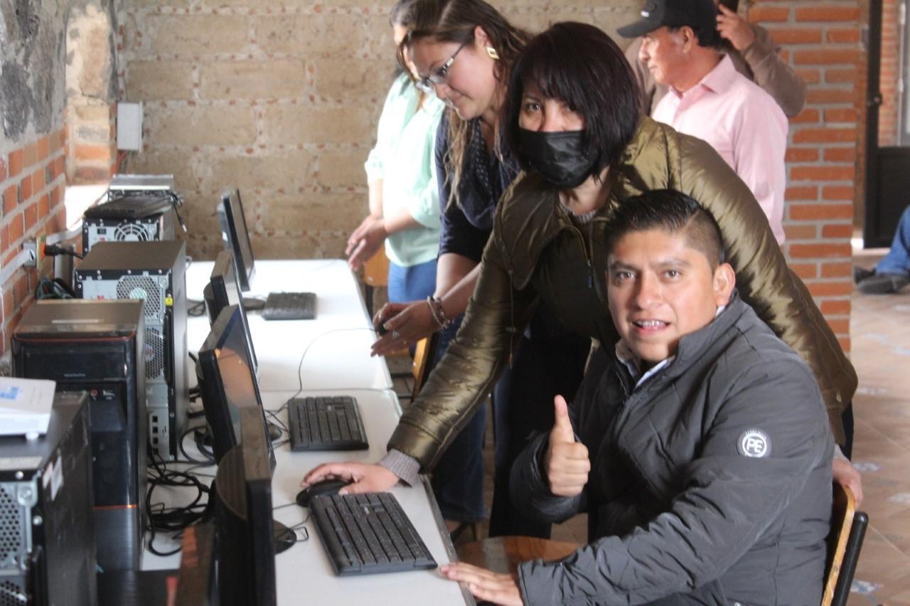 José Luis Hernández inaugura Centro Comunitario de Aprendizaje de Xaltocan